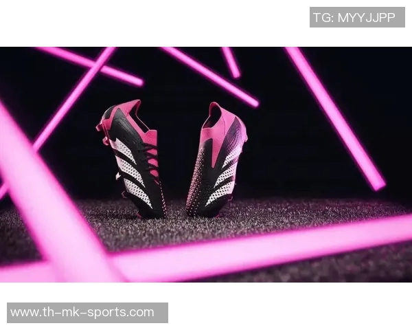 阿迪达斯团队足球鞋助力球场表现提升，尽享速度与灵活性的完美结合